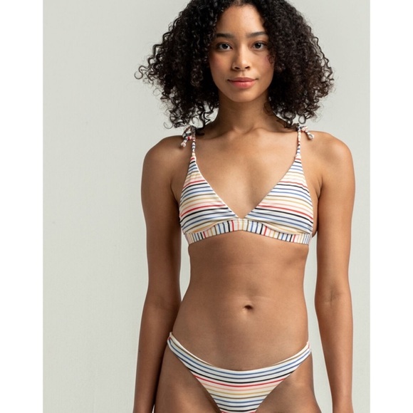 Billabong• Gimme Sun Tall Tri Bikini Top - Picture 3 of 12